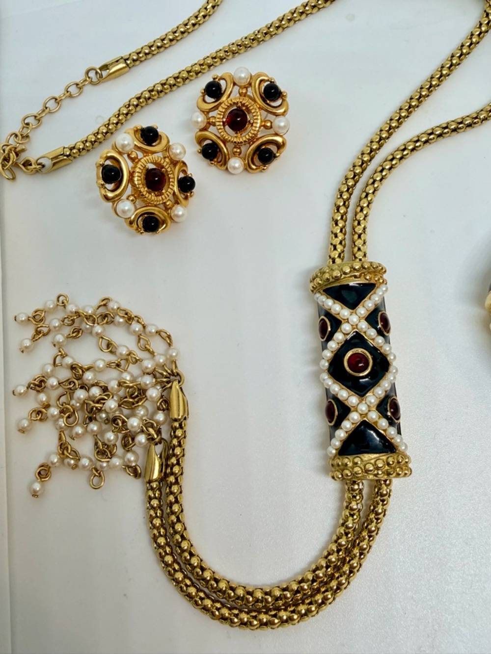 Vintage Monet Christian Lacroix Goldtone Necklace, Bracelet & Earrings Rare - Picture 3 of 12